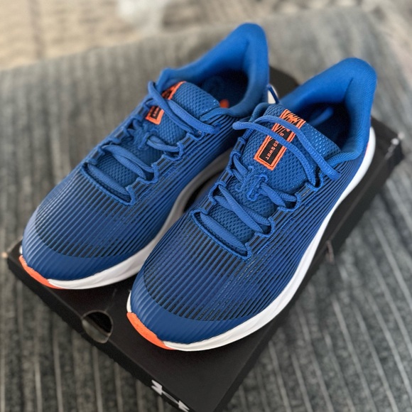 Boys Under Armour “Speed Swift” Sneakers - Picture 4 of 6